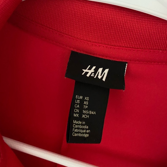 Red Jacket - Picture 4 of 7